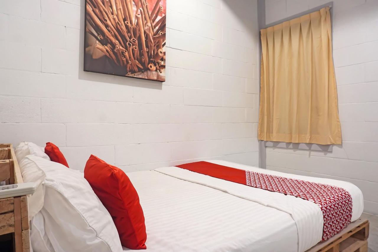 Spot On 91821 The Packer Lodge Jakarta Exteriör bild
