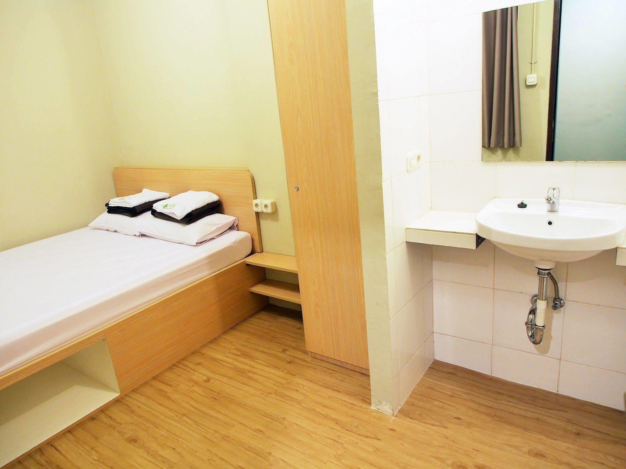 Spot On 91821 The Packer Lodge Jakarta Exteriör bild